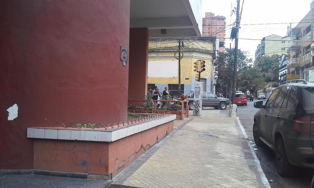 Estudio En El Centro De Asuncion Buitenkant foto